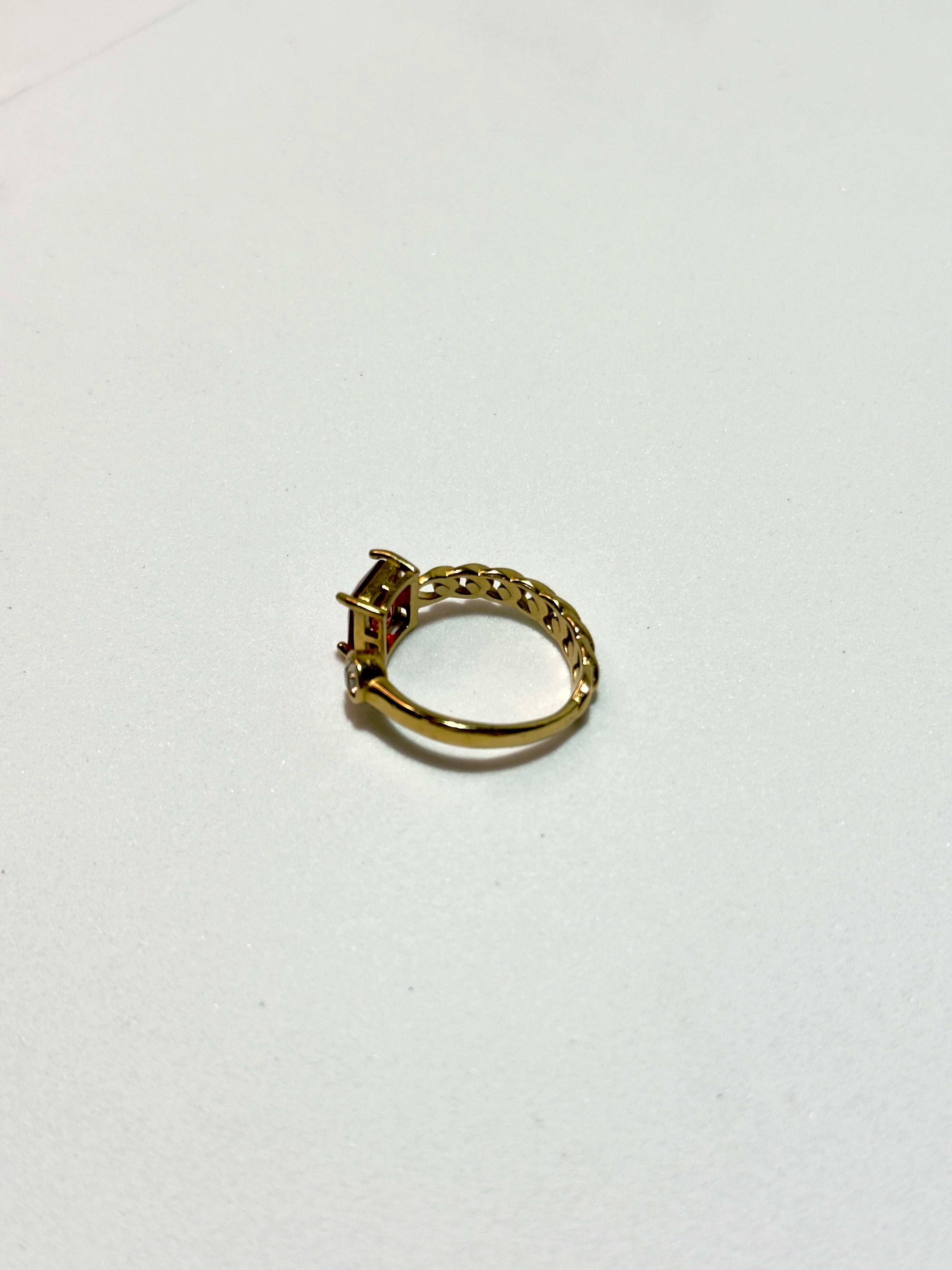 Anel Pedra em Vermelho CHECK