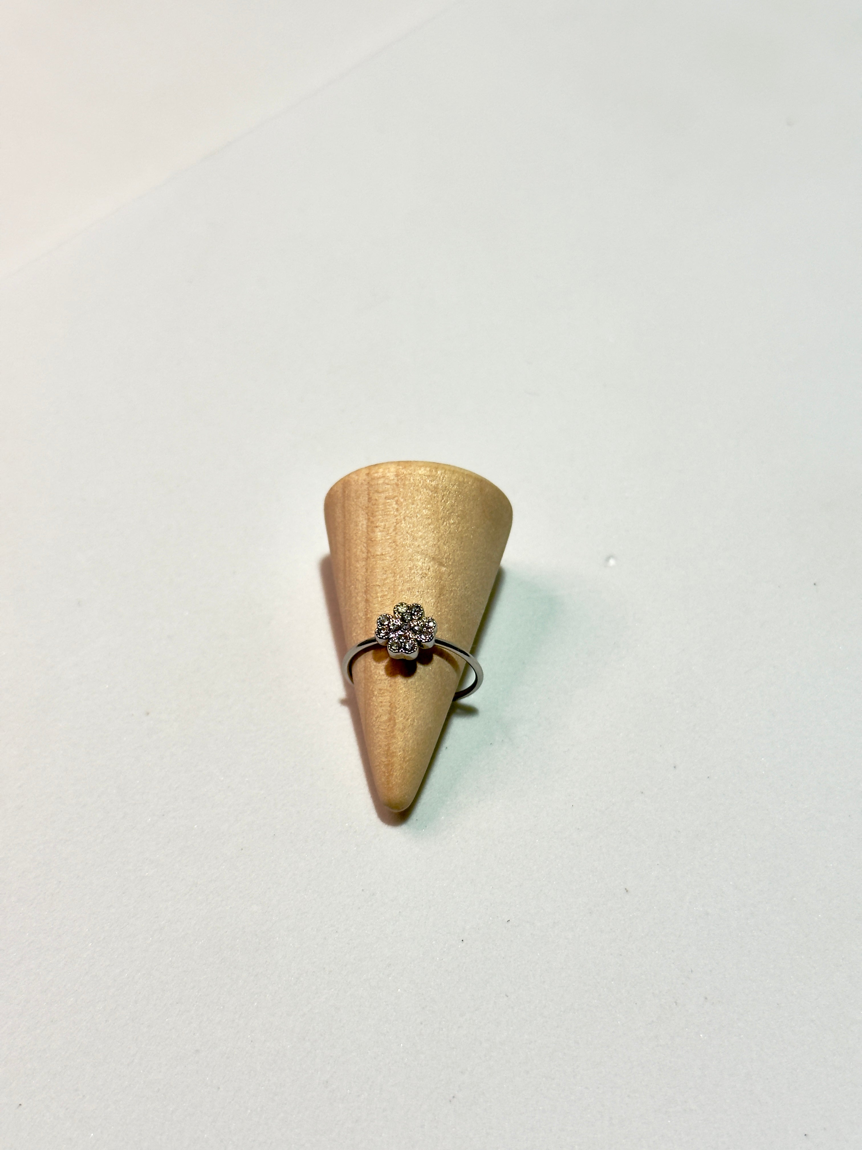 Anel de mindinho Trevo  CHECK