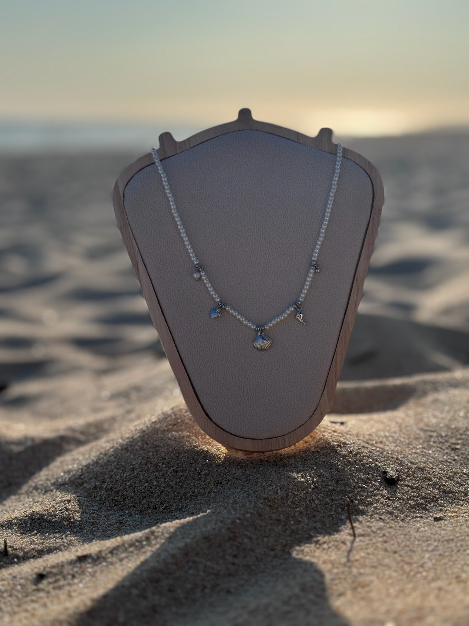 Colar Perolas com concha CHECK