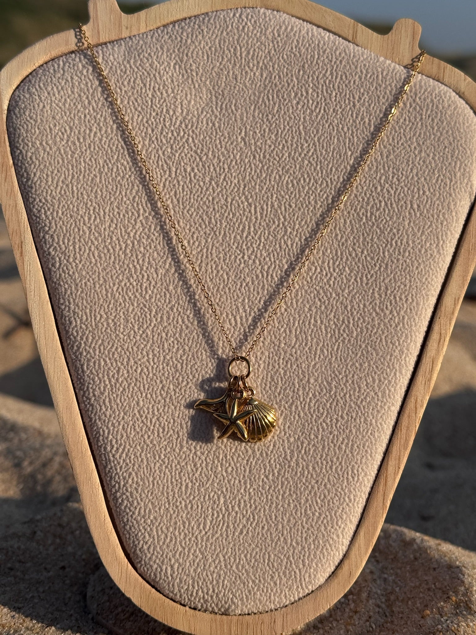 Colar Areias do Tempo dourado