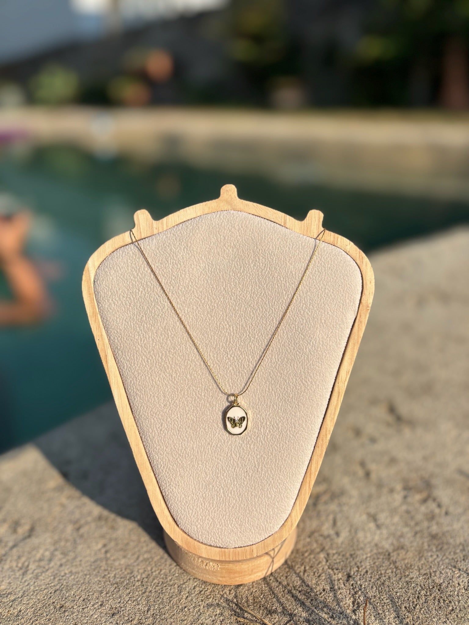 Colar borboleta CHECK