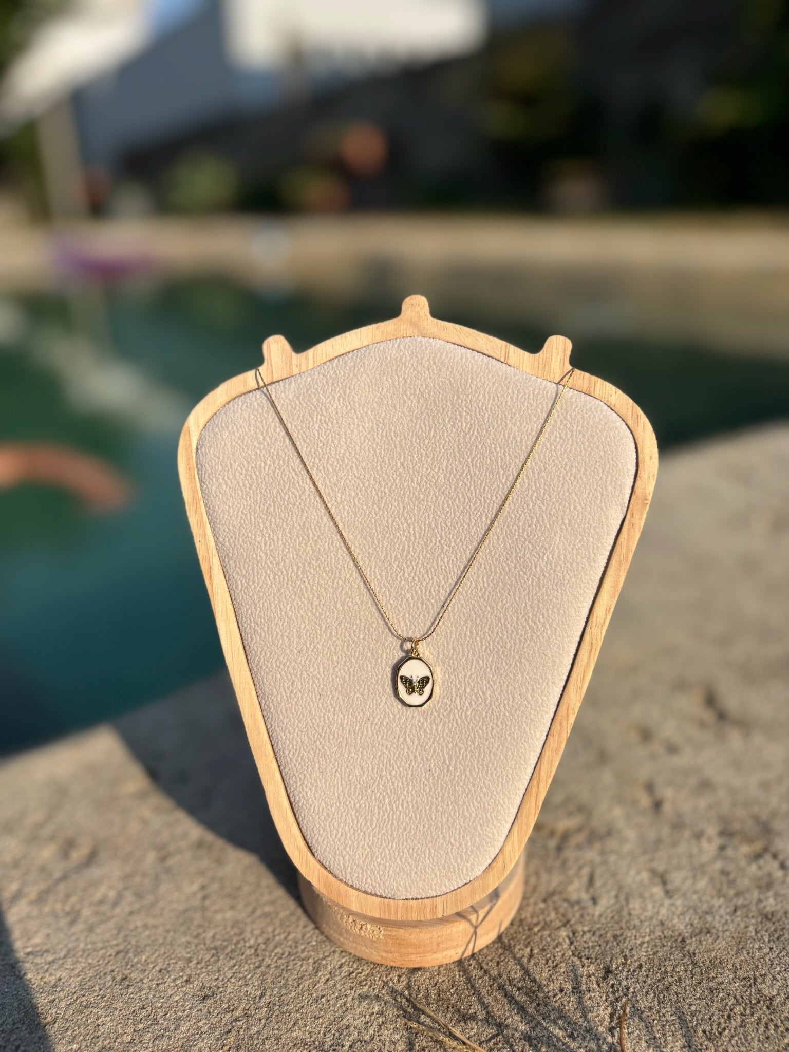 Colar borboleta CHECK