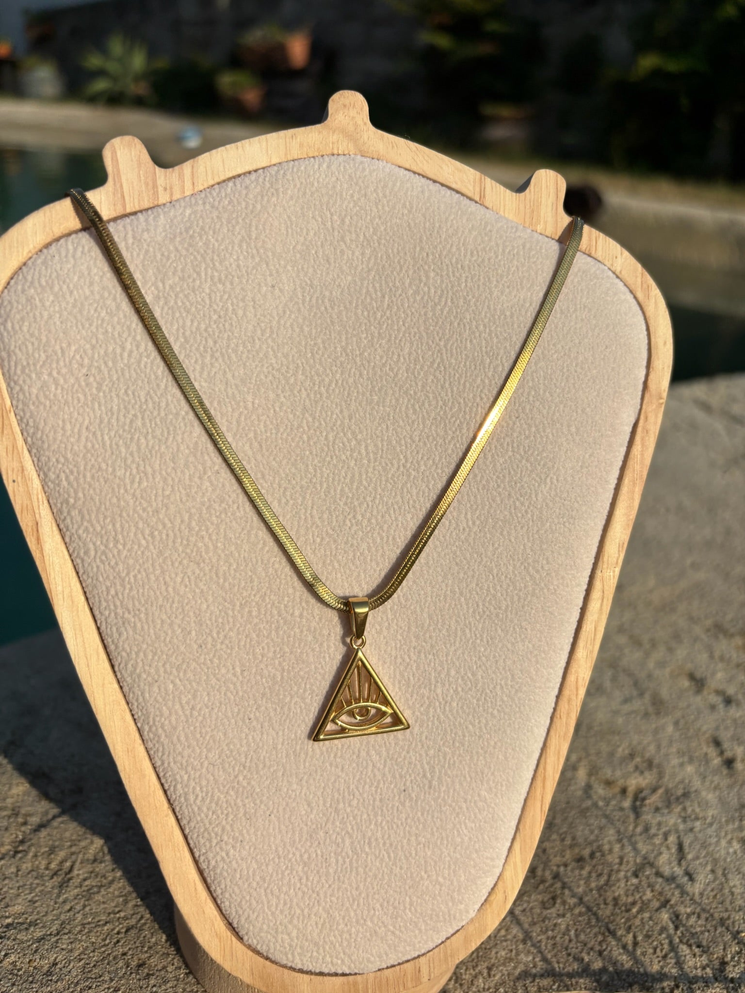 Colar olho que tudo ve CHECK