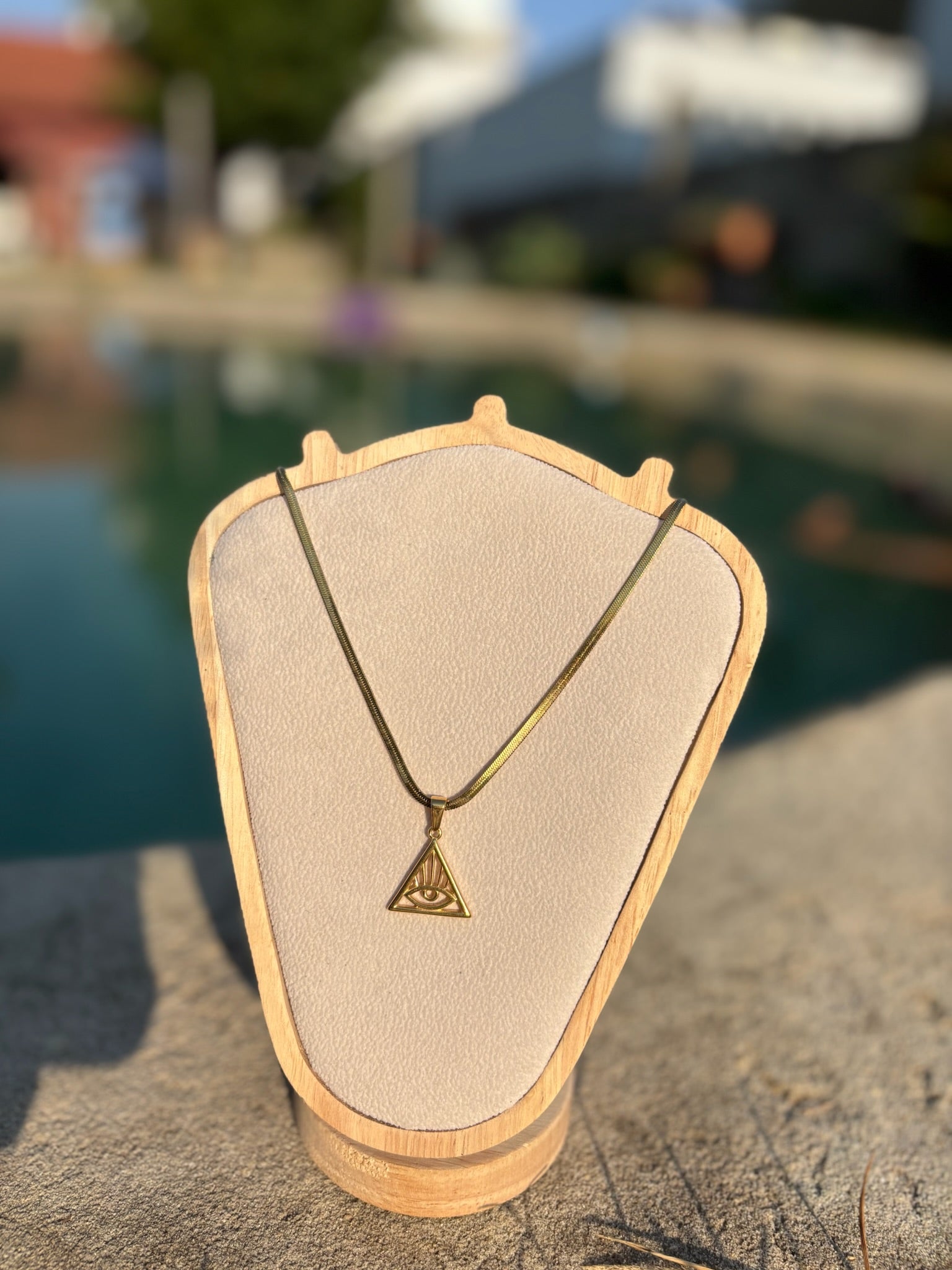 Colar olho que tudo ve CHECK