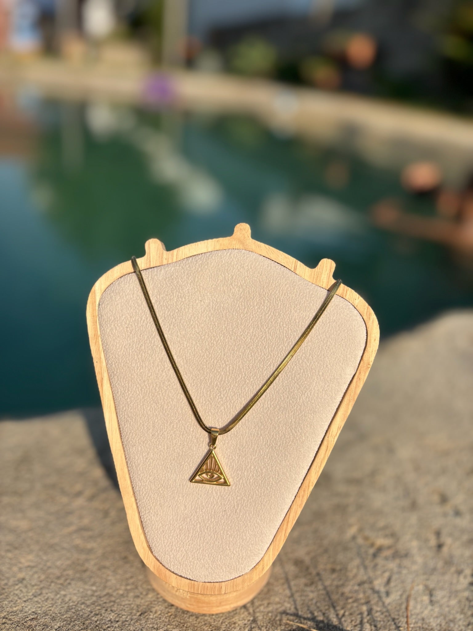 Colar olho que tudo ve CHECK