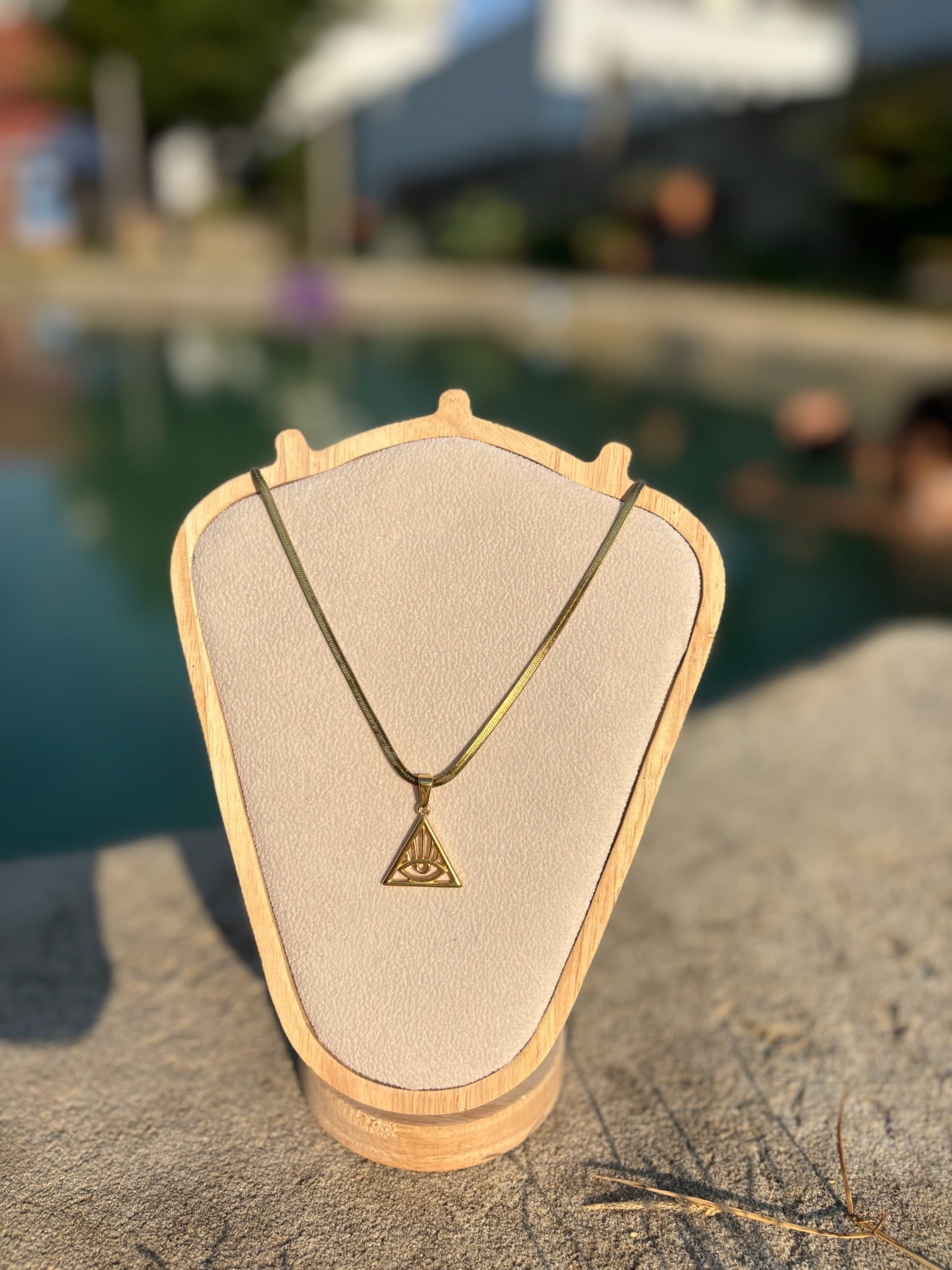 Colar olho que tudo ve CHECK