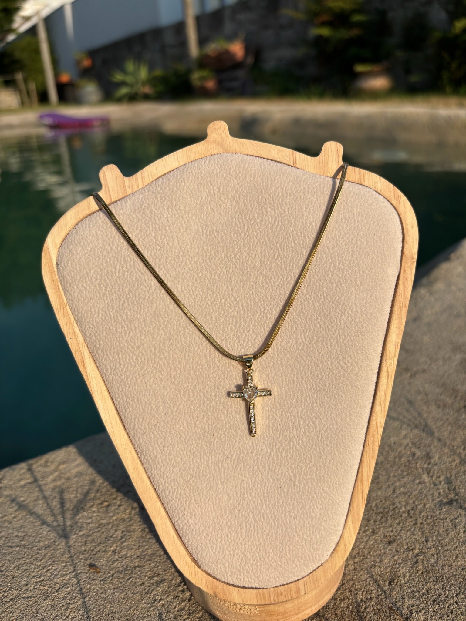 Colar Cruz de Coracao CHECK