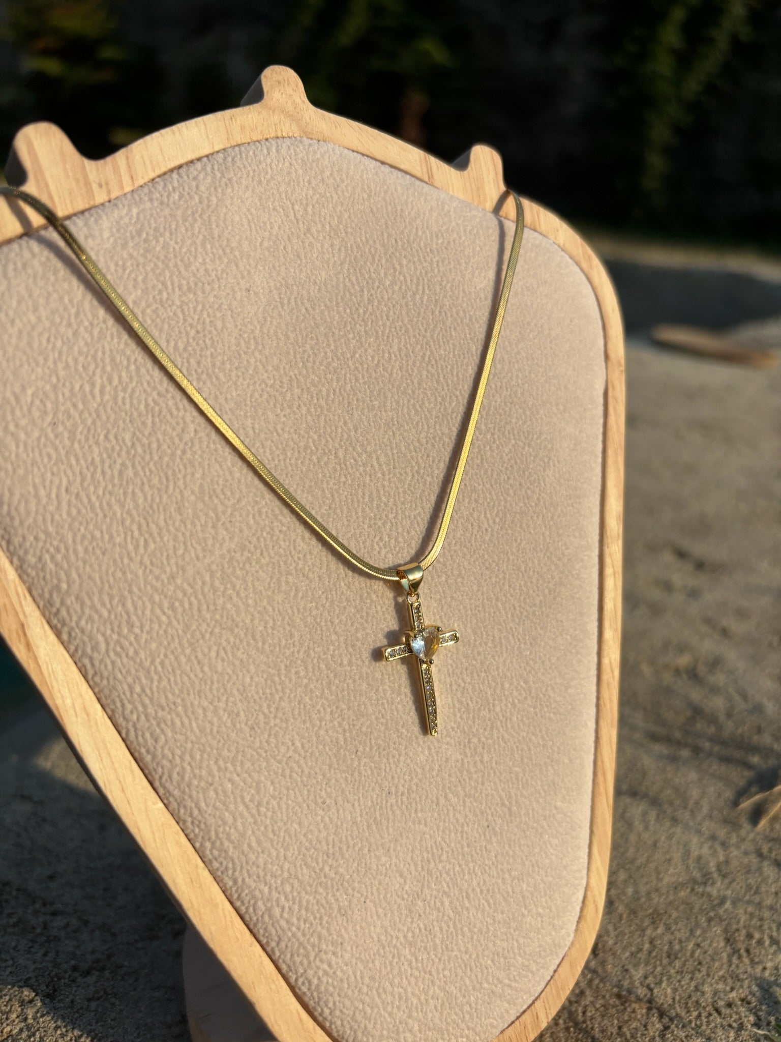 Colar Cruz de Coracao CHECK