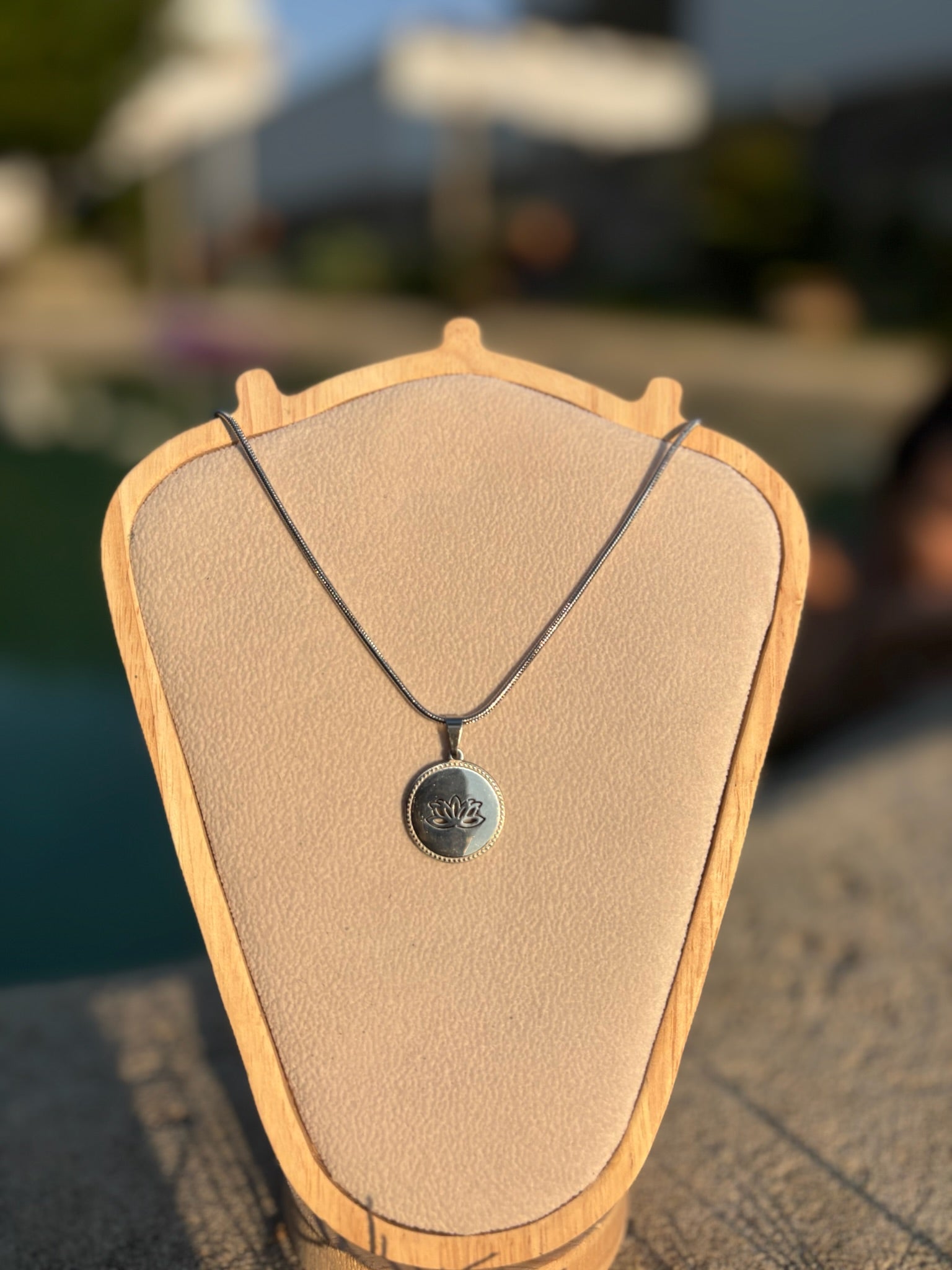 Colar Flor de Lotus CHECK