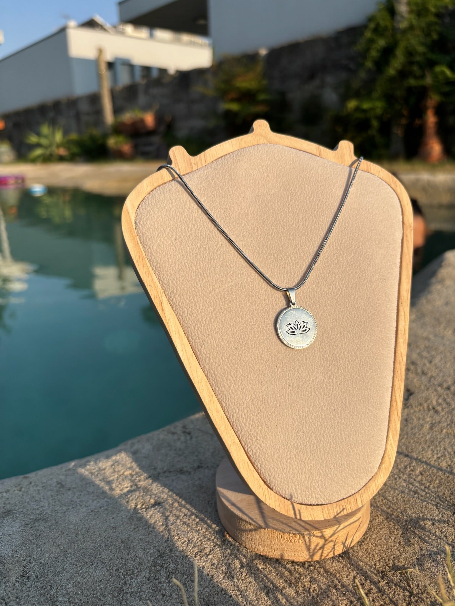 Colar Flor de Lotus CHECK