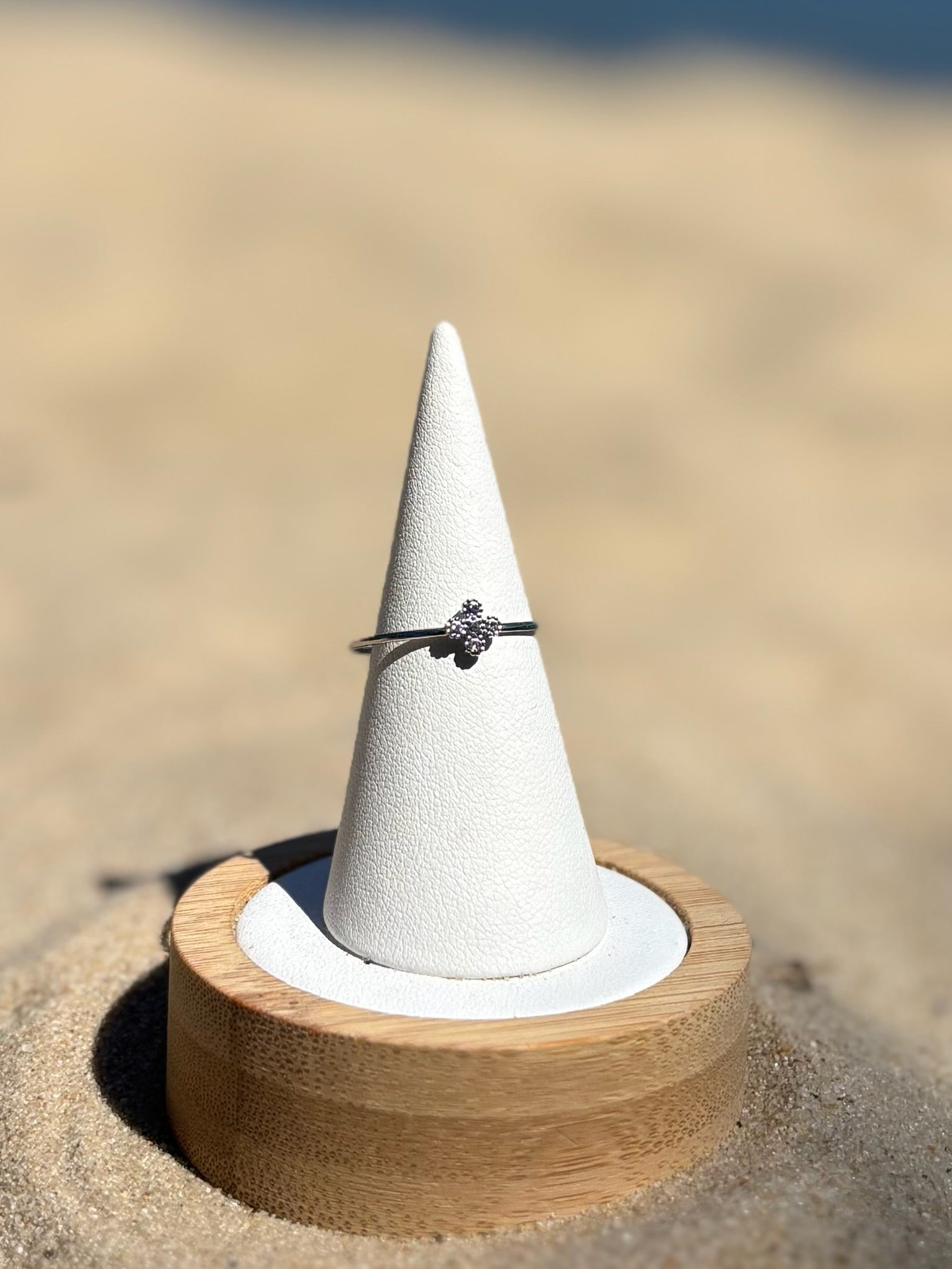 Anel de mindinho Trevo  CHECK