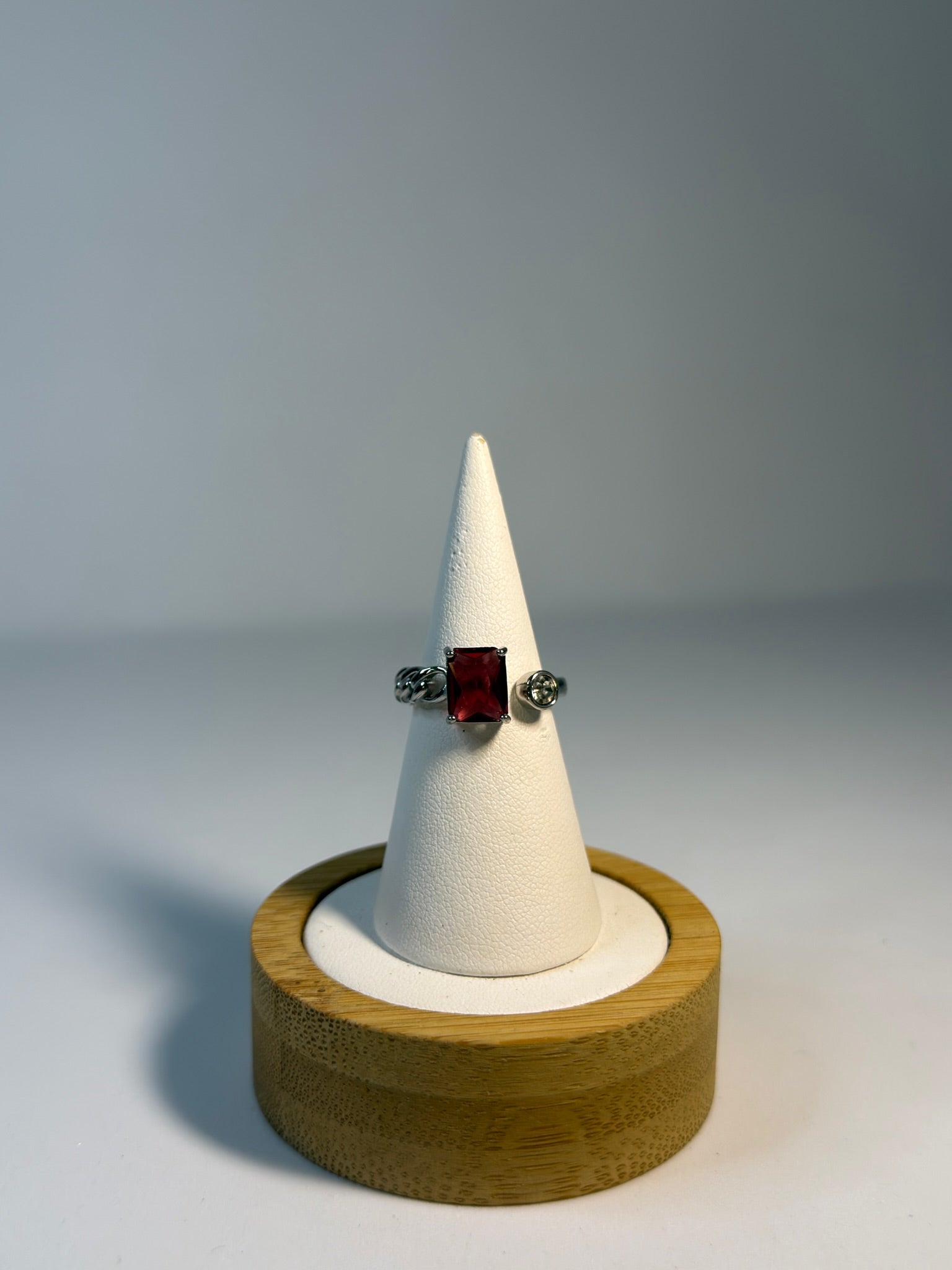 Anel Pedra em Vermelho Zaia Jewelry