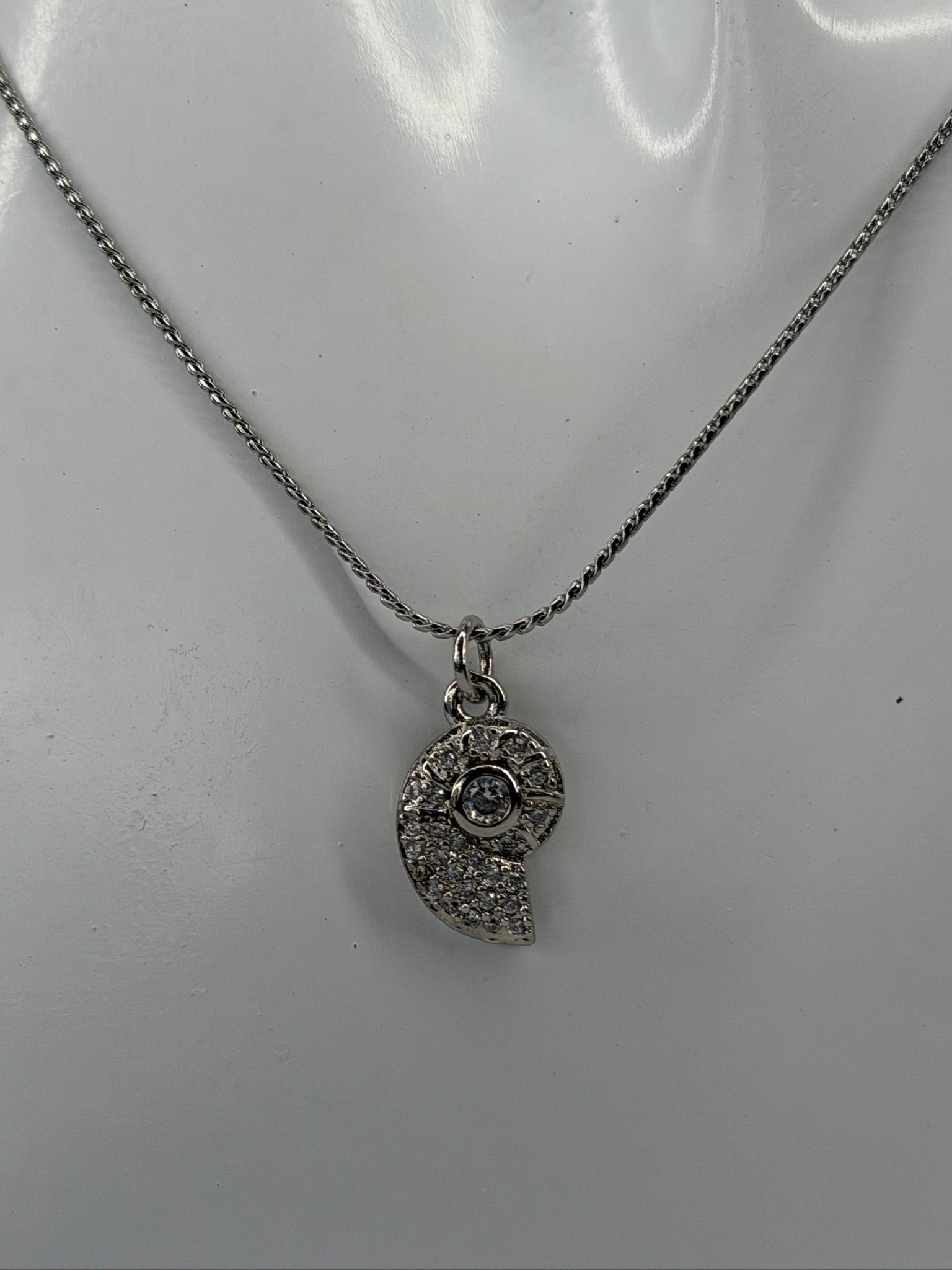Colar Concha com Brilhos Zaia Jewelry