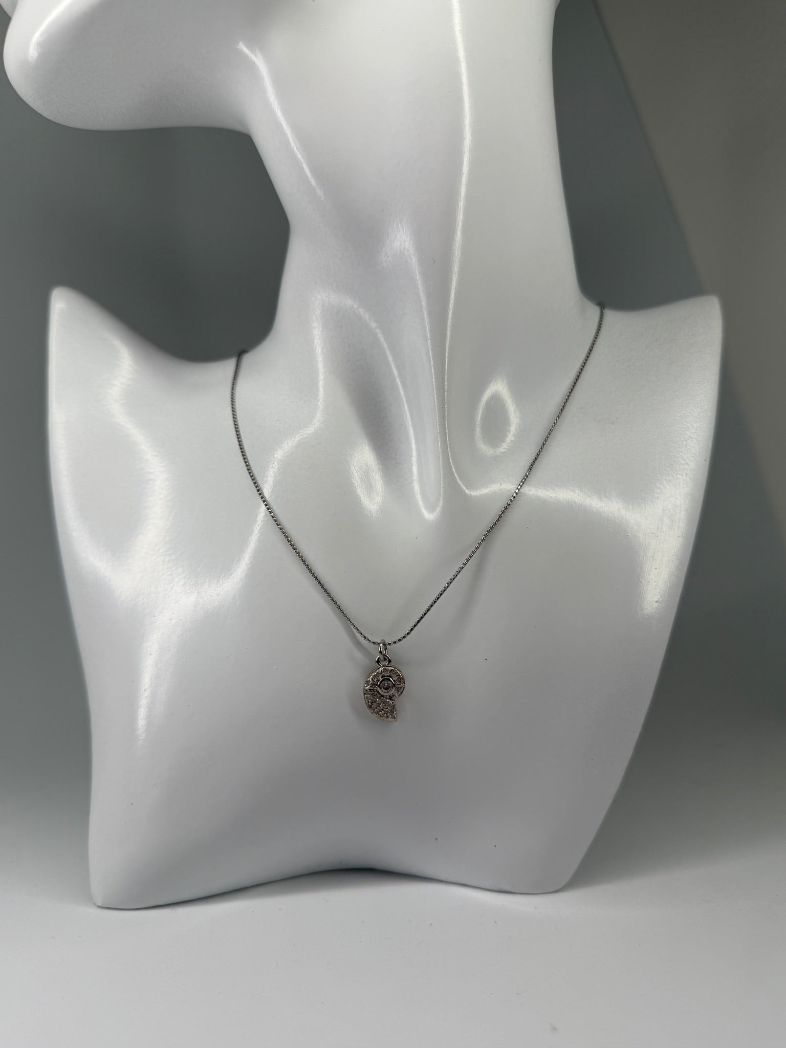 Colar Concha com Brilhos Zaia Jewelry