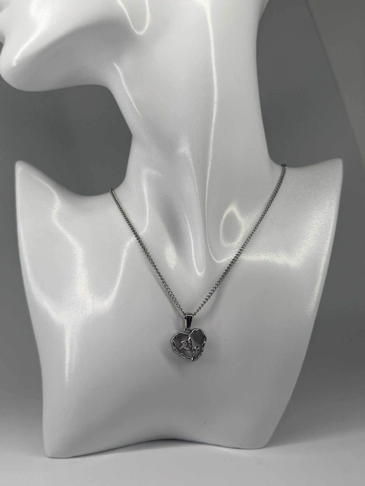 Colar Rosa Prateado Zaia Jewelry