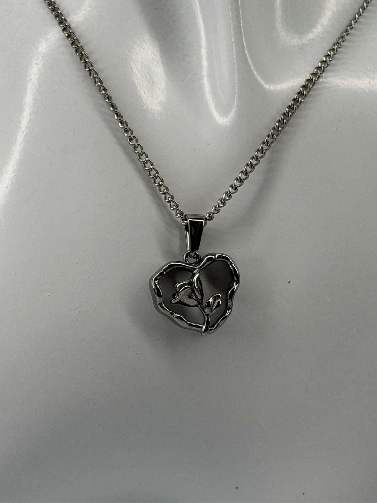 Colar Rosa Prateado Zaia Jewelry