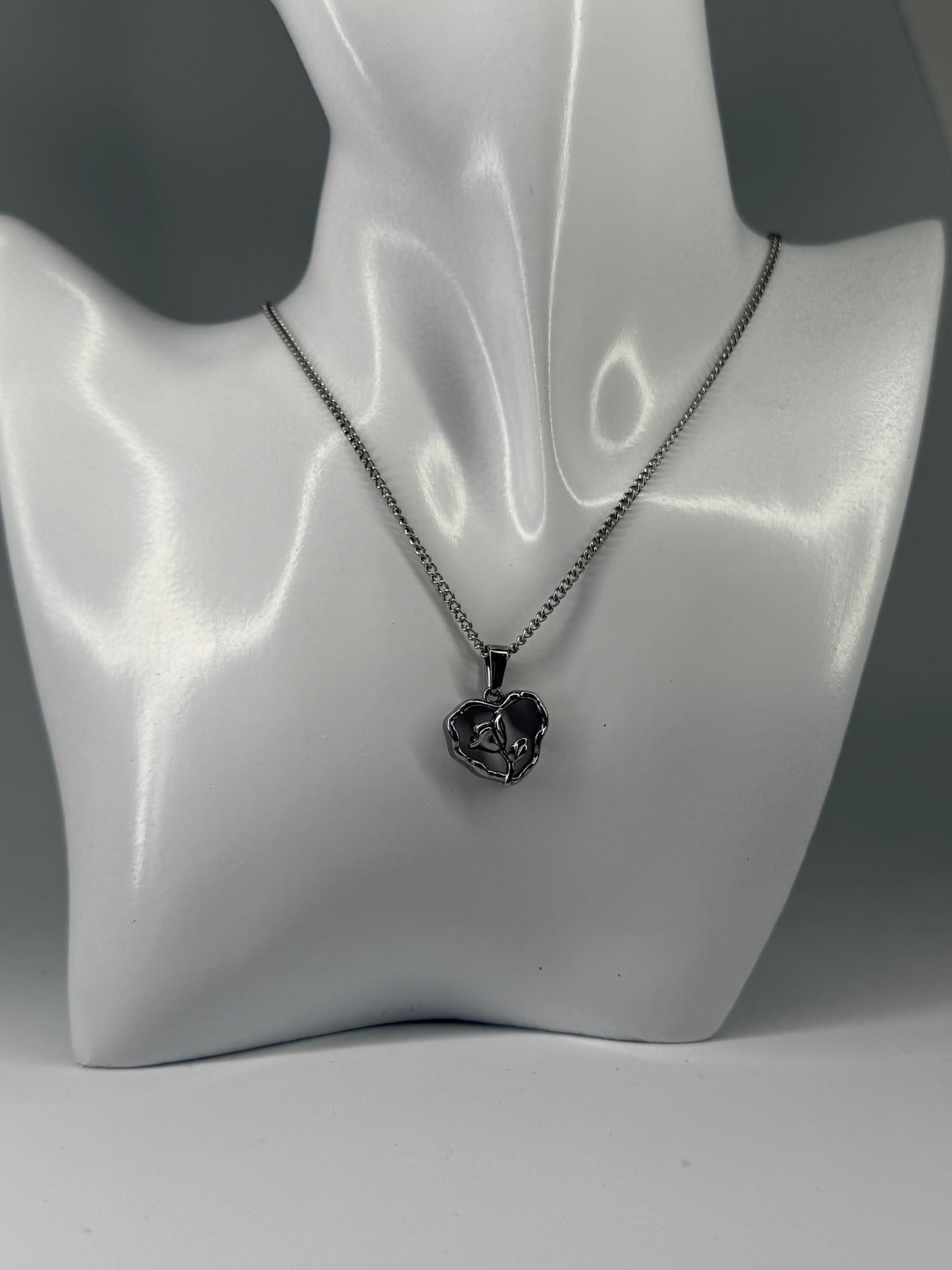 Colar Rosa Prateado Zaia Jewelry