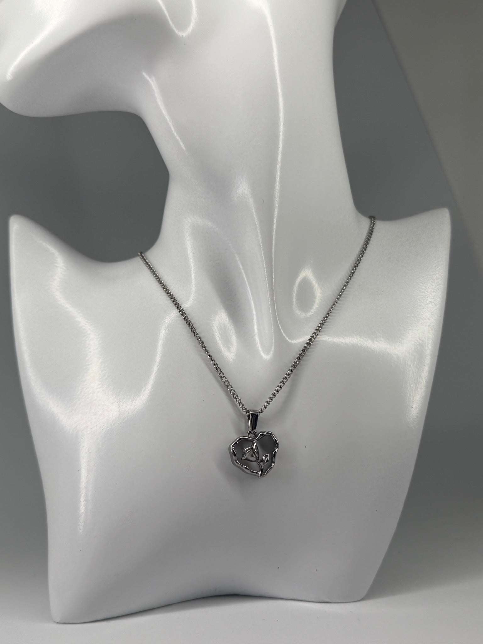 Colar Rosa Prateado Zaia Jewelry