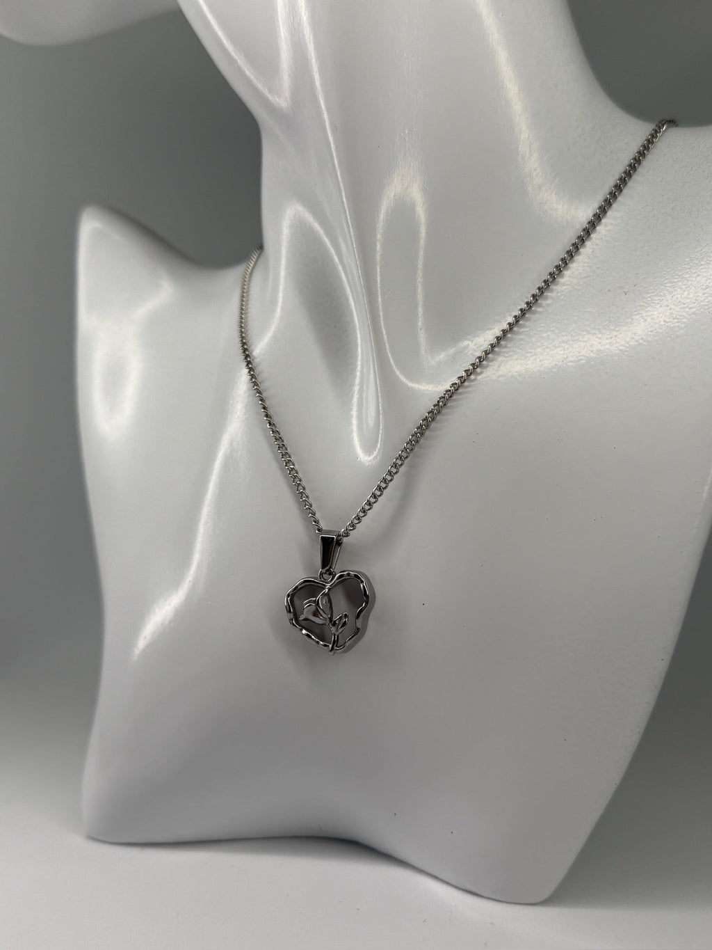 Colar Rosa Prateado Zaia Jewelry