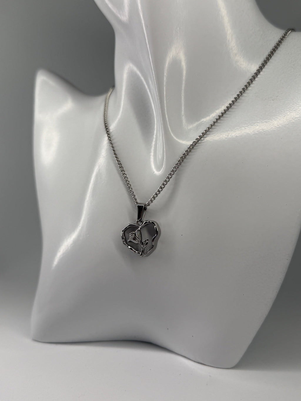 Colar Rosa Prateado Zaia Jewelry