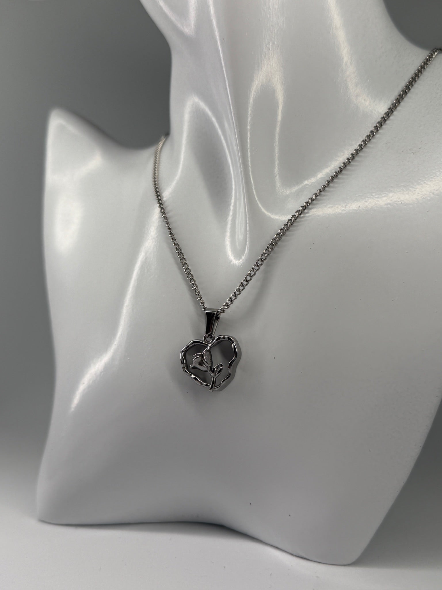 Colar Rosa Prateado Zaia Jewelry