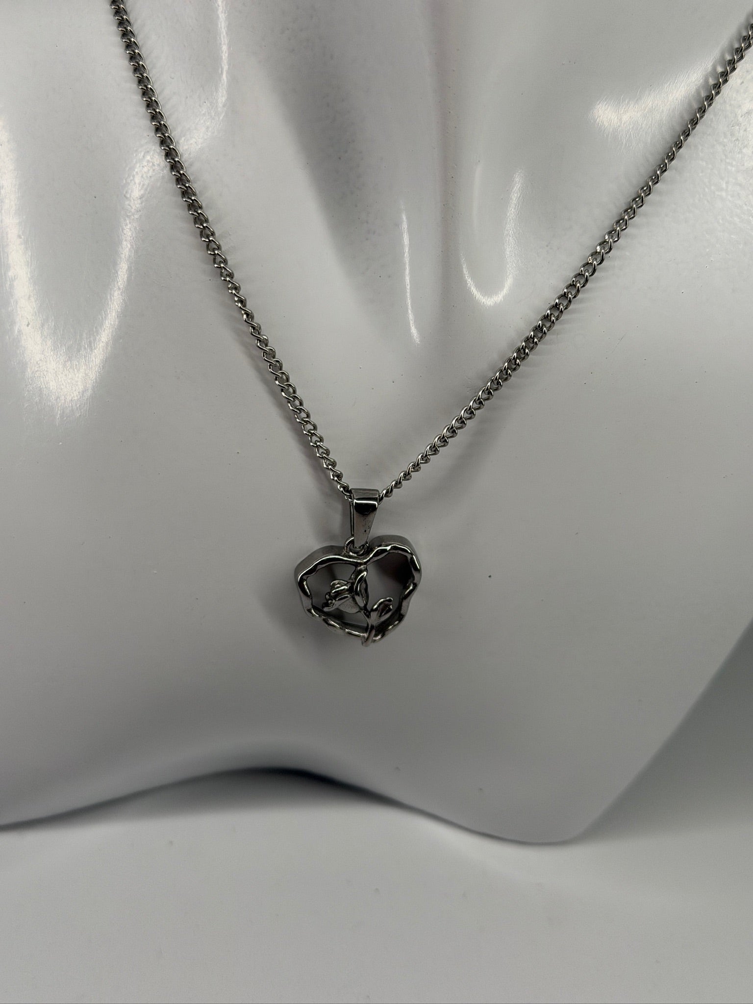 Colar Rosa Prateado Zaia Jewelry