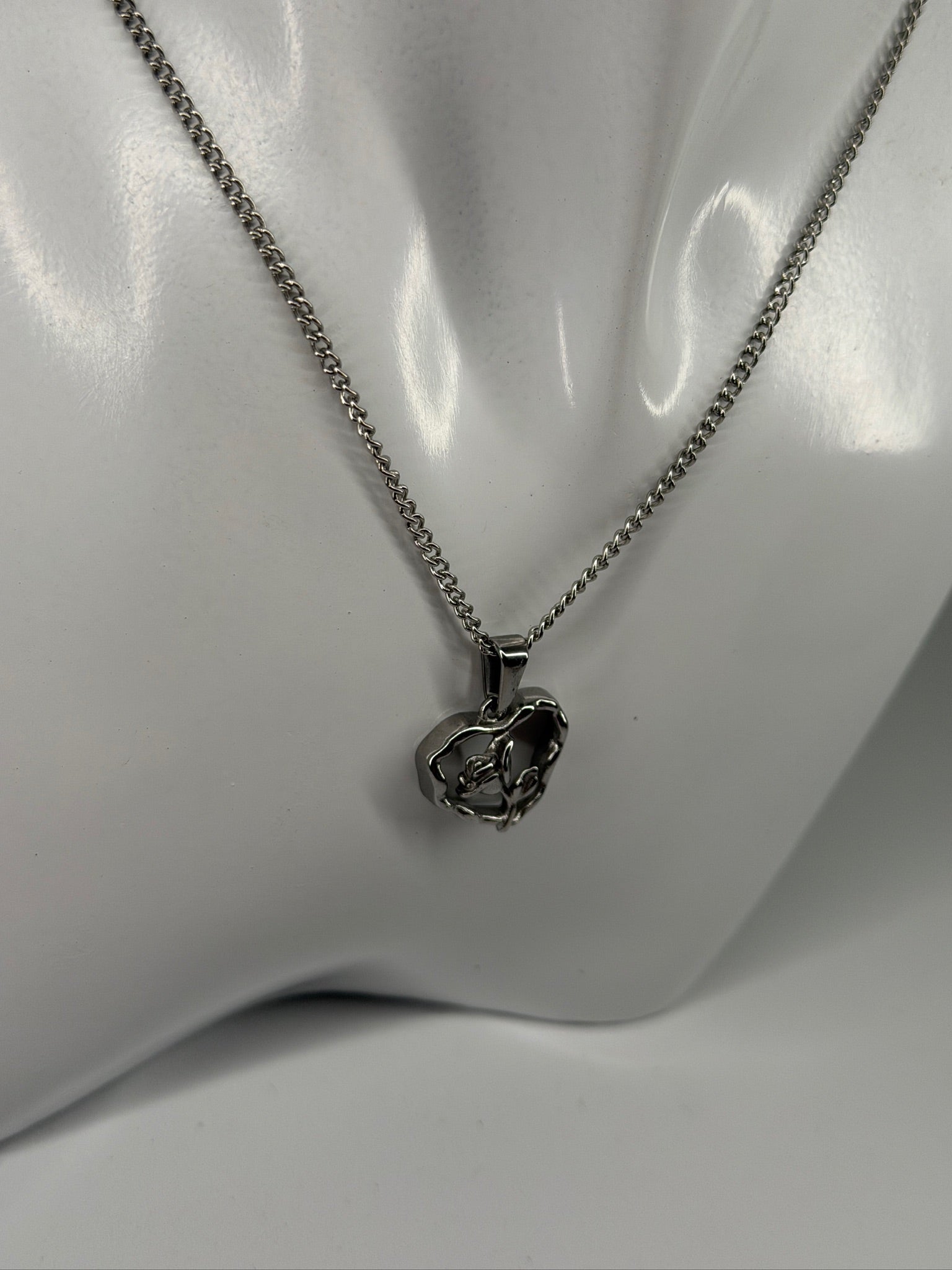Colar Rosa Prateado Zaia Jewelry
