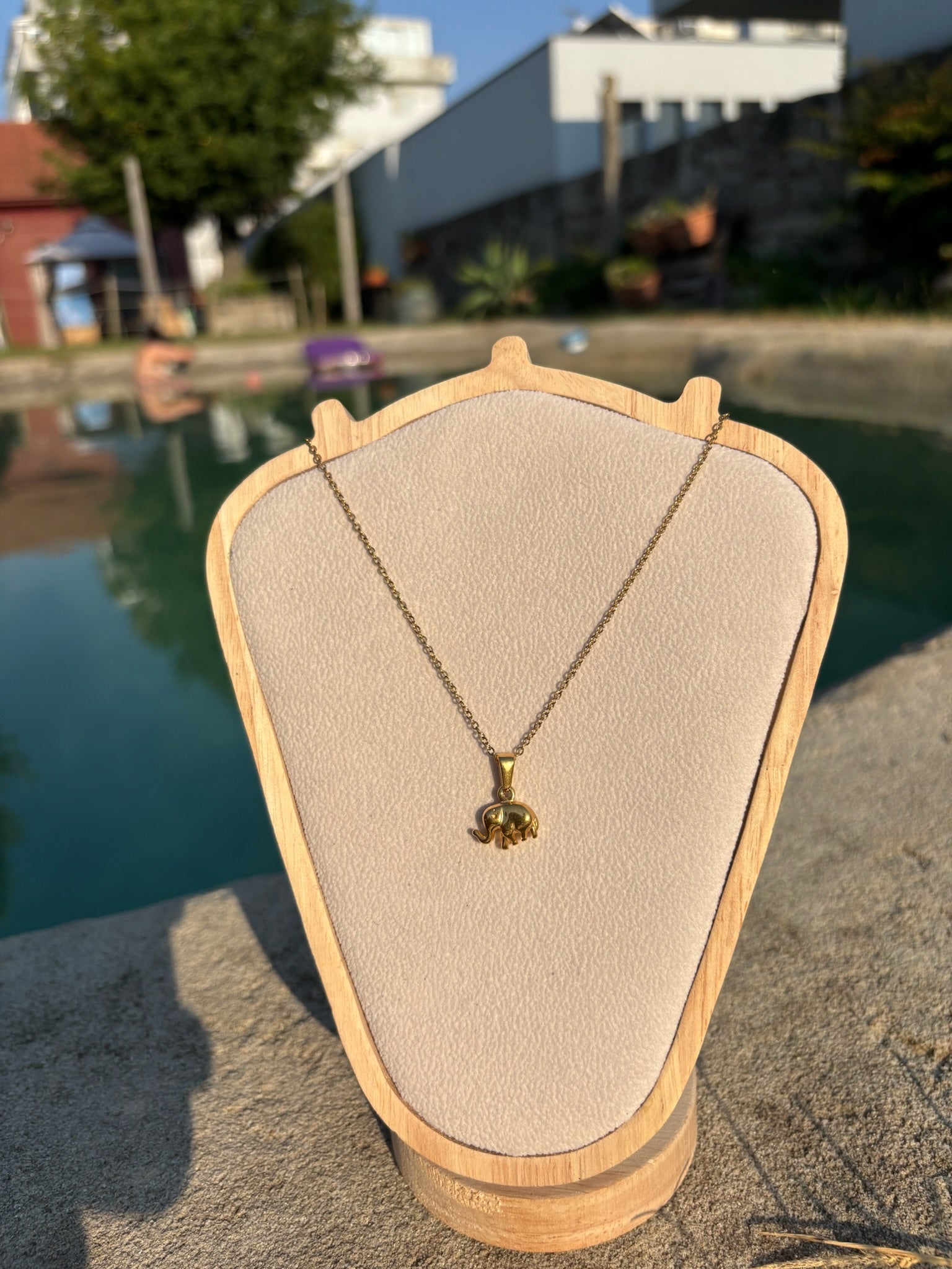Colar Elefante dourado